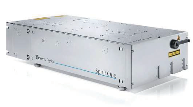 図1　スペクトラ・フィジックス社の産業用フェムト秒レーザ「Spirit One」。